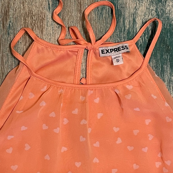 Express XS Peach/Heart Pattern Tank 🍑 🤍 - Picture 2 of 5
